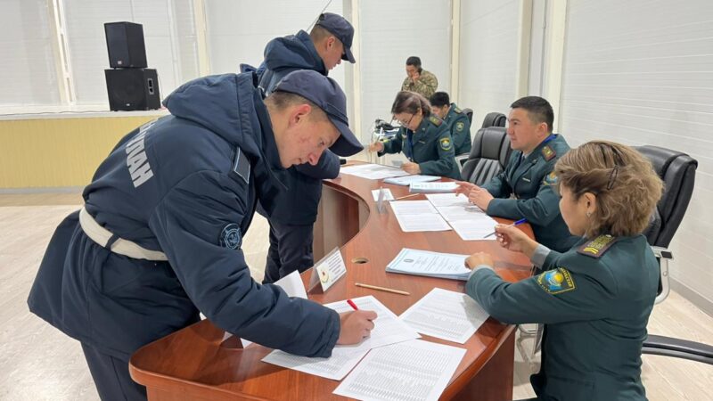 В Костанае первыми проголосовали военнослужащие