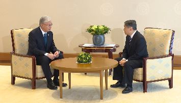 Мемлекет басшысы Жапония Императоры Нарухитомен кездесті