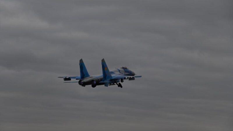 Әскери ұшқыштар оқу-жаттығу ұшуларын даңқты қолбасшы Бауыржан Момышұлына арнады