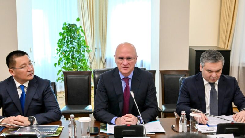 Роман Скляр XINFA GROUP басшылығы Чжао Тинъюн мырзамен Павлодар облысында өнеркәсіп паркінің құрылысы мәселесін талқылады   