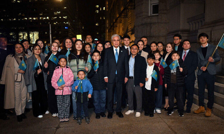 Мемлекет басшысы Вашингтонда отандастарымызбен кездесті