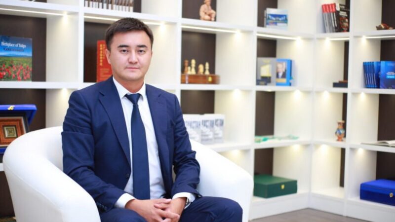 Эксперт рассказал о позитивных изменениях в сфере искусства и образования в новой Конституции