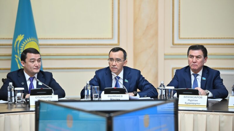 МӘУЛЕН ӘШІМБАЕВ: КОНСТИТУЦИЯ БОЙЫНША РЕФЕРЕНДУМ – САЯСИ ЖҮЙЕНІ ДЕМОКРАТИЯЛАНДЫРУ ЖОЛЫНДАҒЫ МАҢЫЗДЫ ҚАДАМ