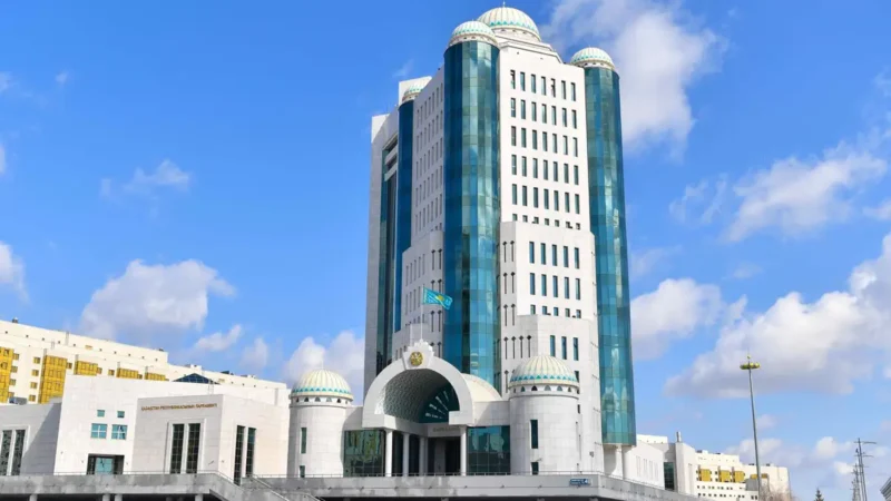 Жаңа Құрылтайдың депутаттары қызметіне қашан кірісуі мүмкін