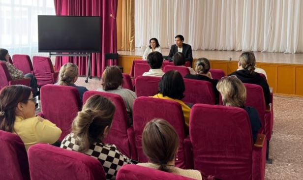 Встреча с коллективом школы №32 в поселке Актау