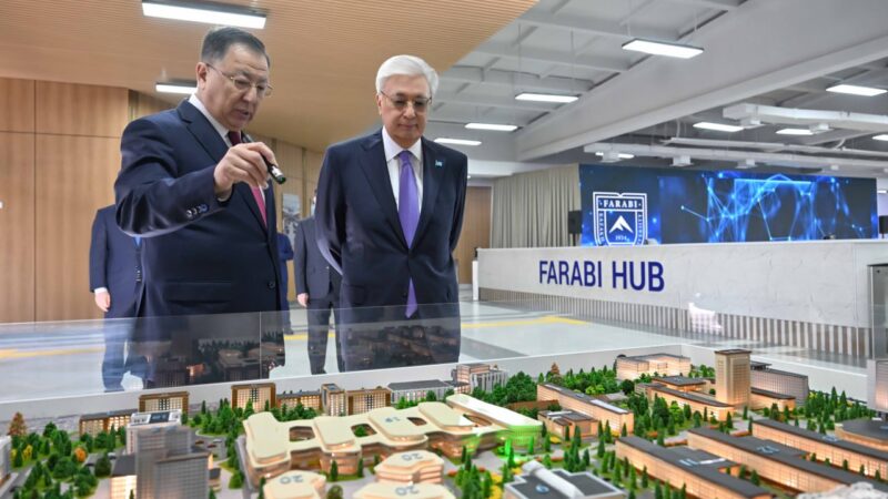 Глава государства посетил Казахский национальный университет имени аль-Фараби