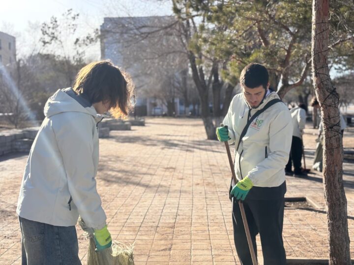 Шахмат сквері аумағында тазалық жұмыстарын жүргізді