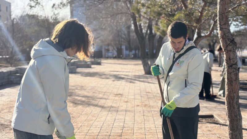 Шахмат сквері аумағында тазалық жұмыстарын жүргізді