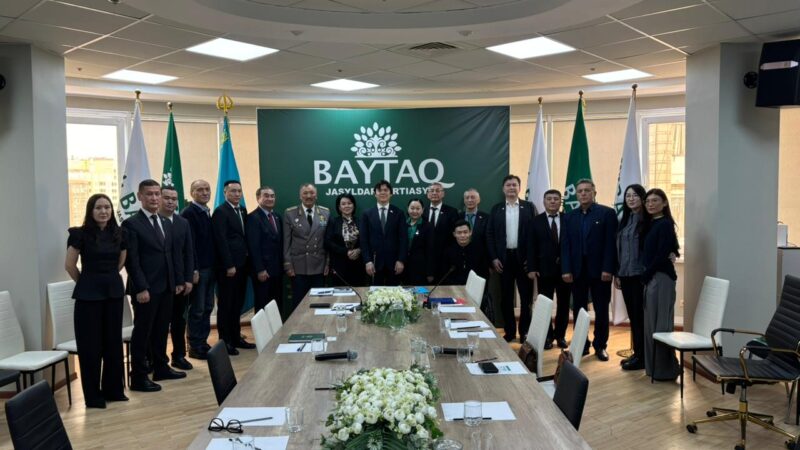 «Байтақ» партиясы референдумнан кейінгі алғашқы Саяси кеңес отырысын өткізді