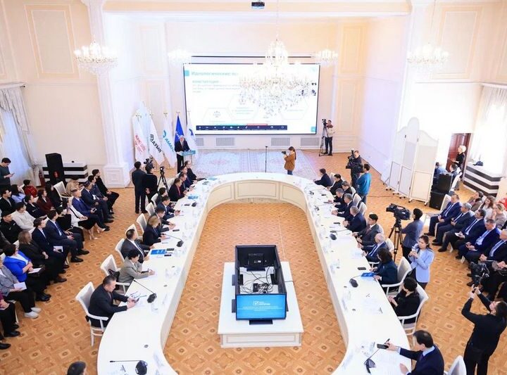 Қарағандыда Қазақстанның жаңа Конституциясындағы өңірлердің рөлі талқыланды