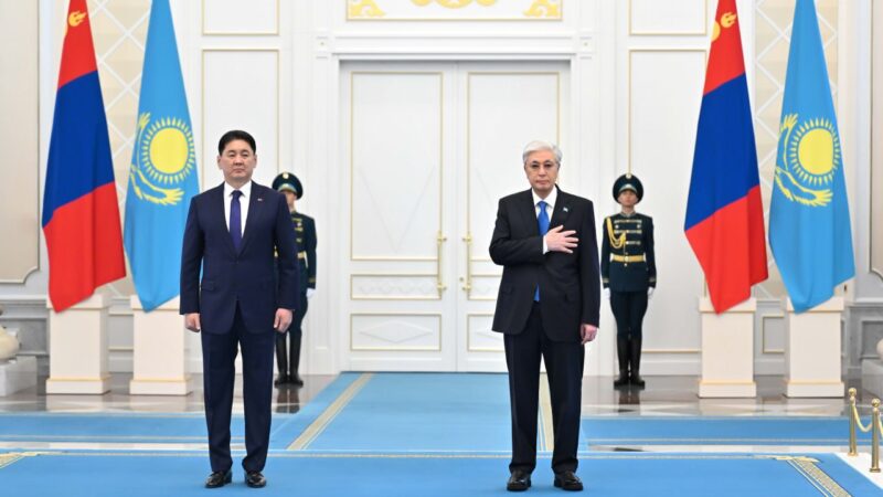 Ақордада Моңғолия Президенті Ухнаагийн Хурэлсухты салтанатты қарсы алу рәсімі өтті