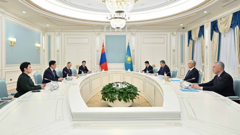 Қазақстан мен Моңғолия президенттері шағын құрамда келіссөз жүргізді